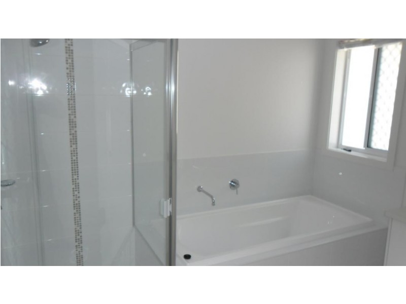 811 North Quay Drive, Hope Island QLD 4212