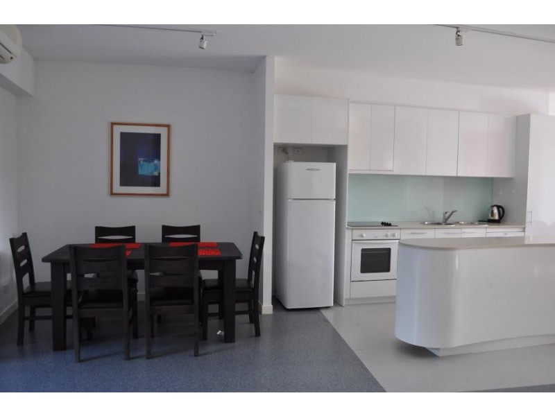 98 University Drive, Varsity Lakes QLD 4227