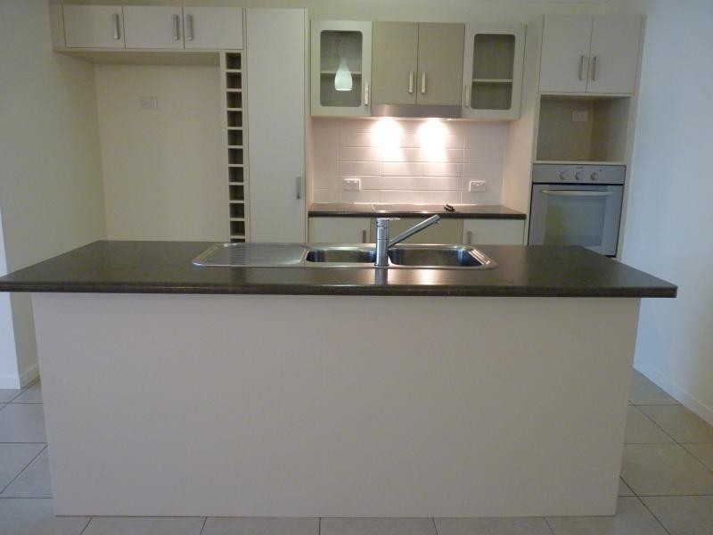 1 / 6-24 Henry Street, West End QLD 4810