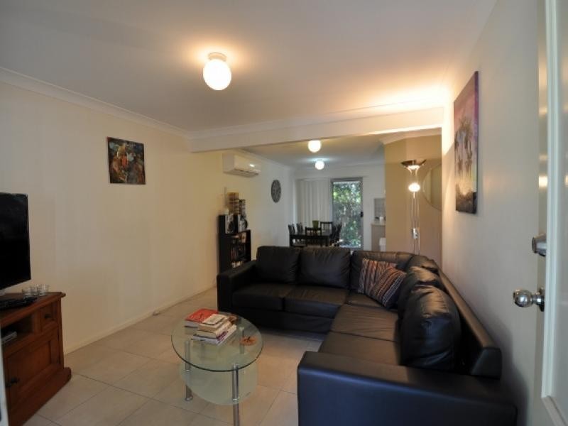 130 Jutland Street, Oxley QLD 4075