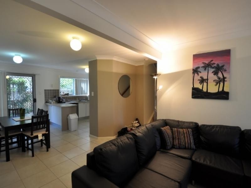 130 Jutland Street, Oxley QLD 4075