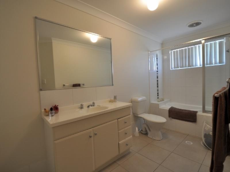 130 Jutland Street, Oxley QLD 4075