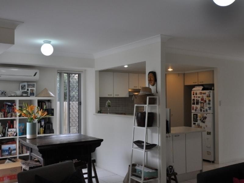 130 Jutland Street, Oxley QLD 4075