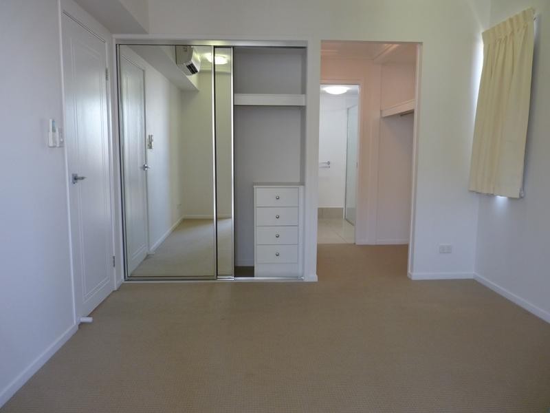 1 / 6-24 Henry Street, West End QLD 4810