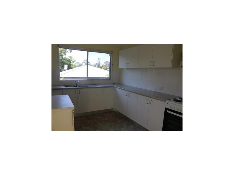 9 Arthur Street, Urangan QLD 4655