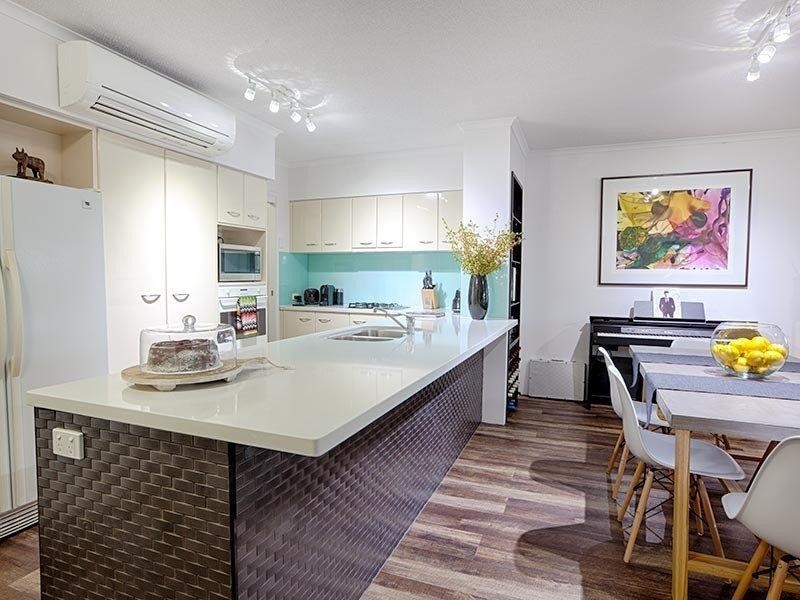 15 Vernon Terrace, Teneriffe QLD 4005