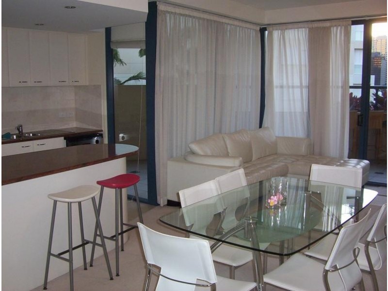 2 / 321 Main street, Kangaroo Point QLD 4169