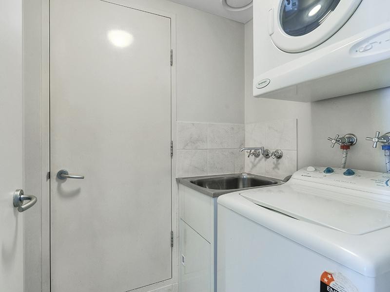 2 / 321 Main street, Kangaroo Point QLD 4169