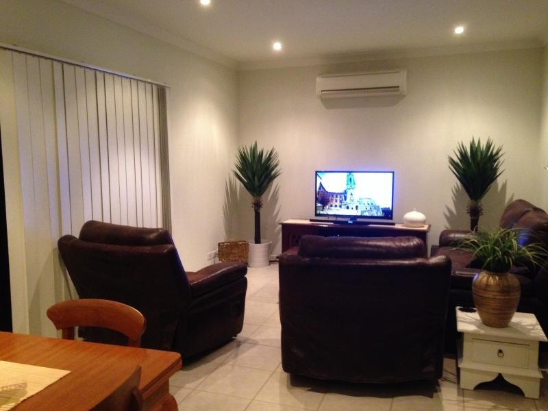 018/16 Surbiton Court, Carindale QLD 4152