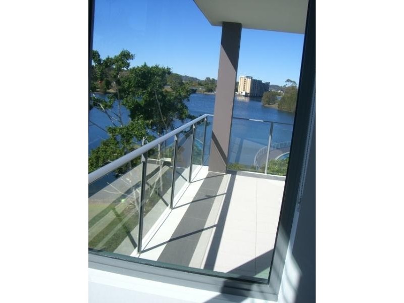 207 / 22 Ben Lexcen Place, Robina QLD 4226