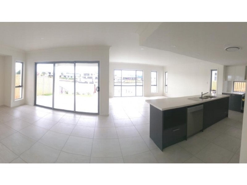 73 Cova Boulevard, Hope Island QLD 4212