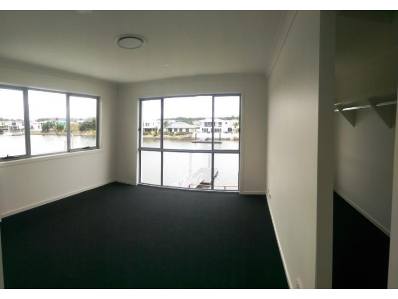 73 Cova Boulevard, Hope Island QLD 4212