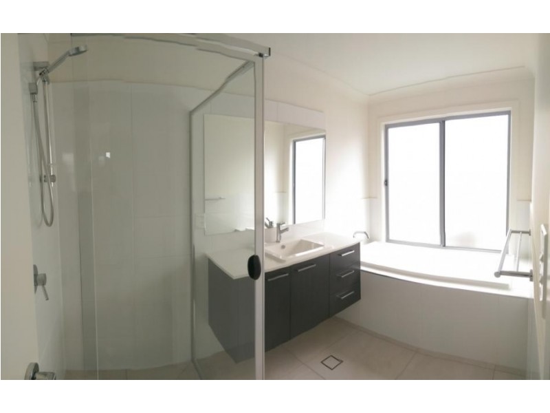 73 Cova Boulevard, Hope Island QLD 4212