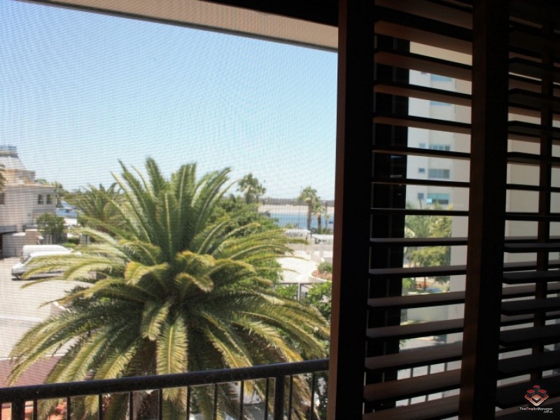 38 Labrador Street, Labrador QLD 4215