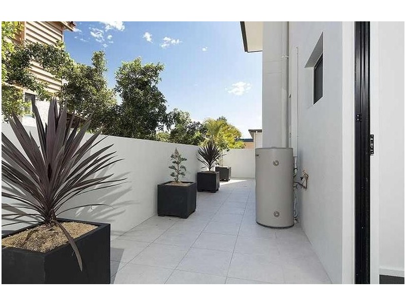 2 Dorset St, Ashgrove QLD 4060