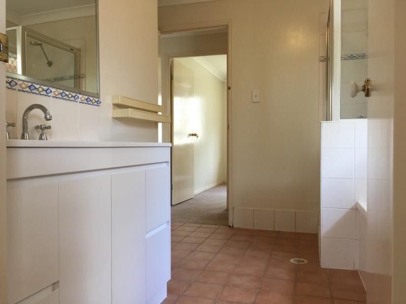 359 Warrigal Rd, Eight Mile Plains QLD 4113