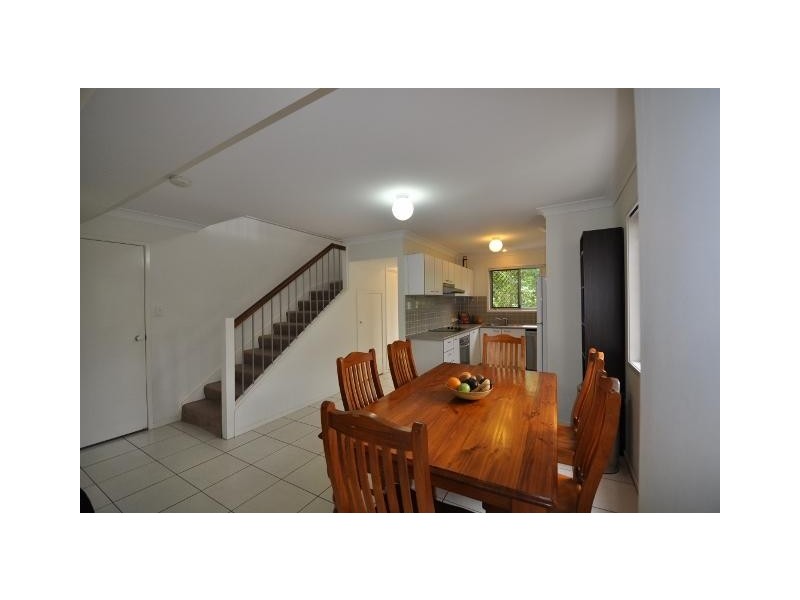 130 Jutland St, Oxley QLD 4075