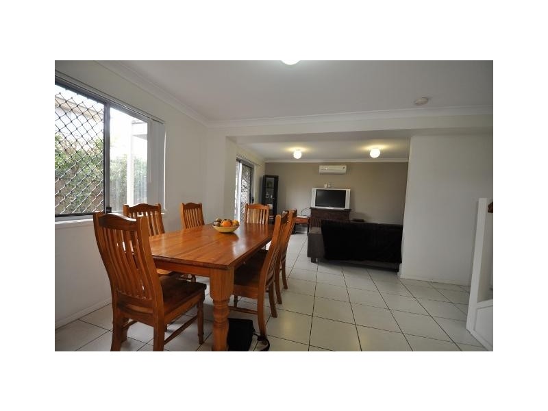 130 Jutland St, Oxley QLD 4075
