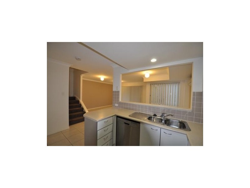130 Jutland St, Oxley QLD 4075