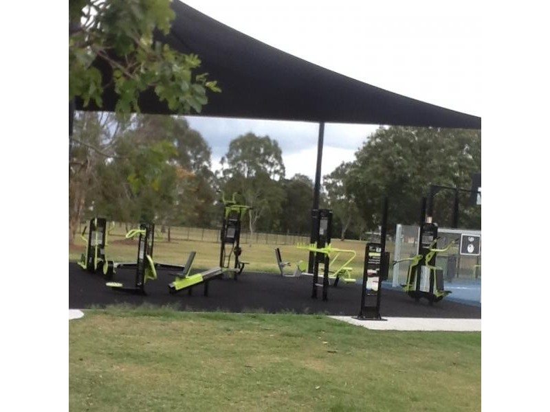 15 Johnston Street, Carina QLD 4152