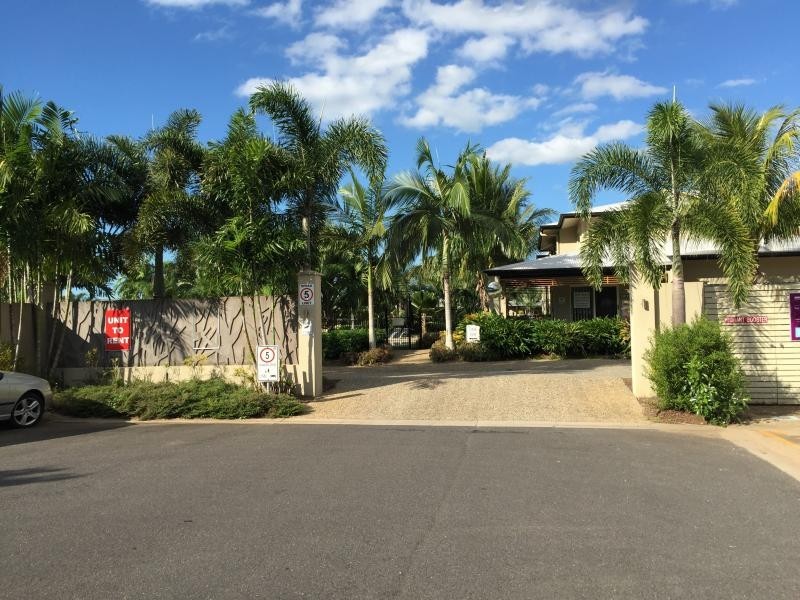 THE GLADES Ernest Street, Redlynch QLD 4870
