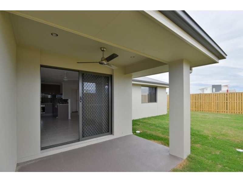 34 Cova Boulevard, Hope Island QLD 4212