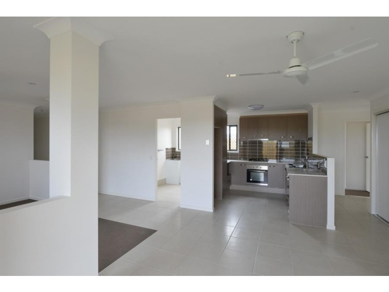 34 Cova Boulevard, Hope Island QLD 4212