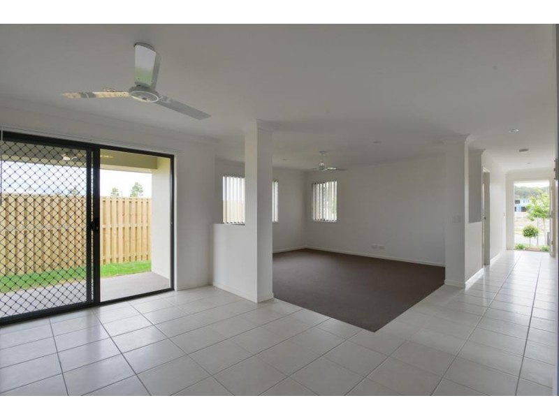 34 Cova Boulevard, Hope Island QLD 4212