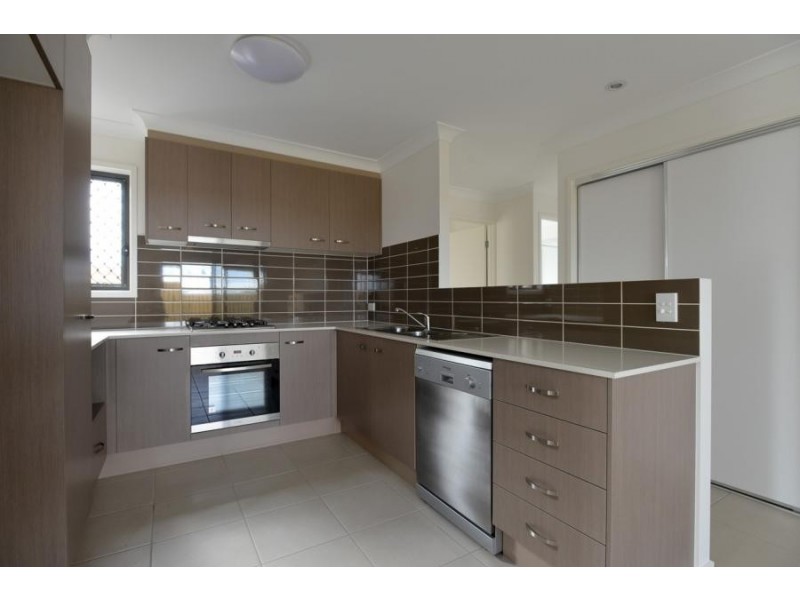 34 Cova Boulevard, Hope Island QLD 4212