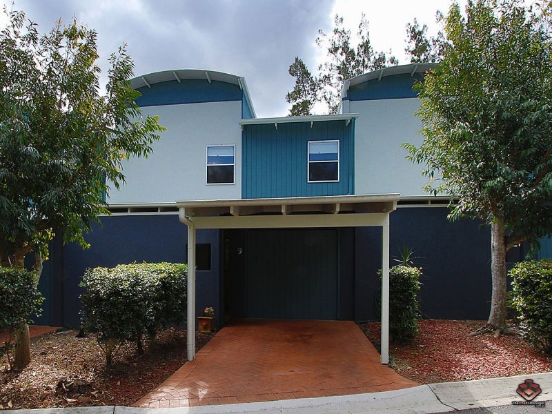 V32/206 D`ARCY ROAD, Norman Park QLD 4170