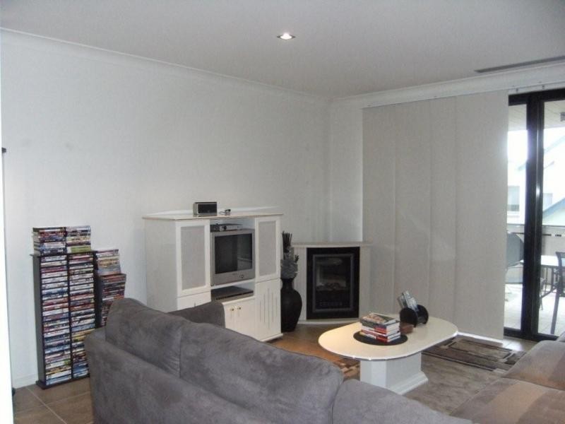 3206 Central Place, Carrara QLD 4211