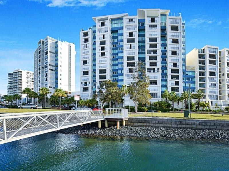 326 MARINE PARADE, Labrador QLD 4215