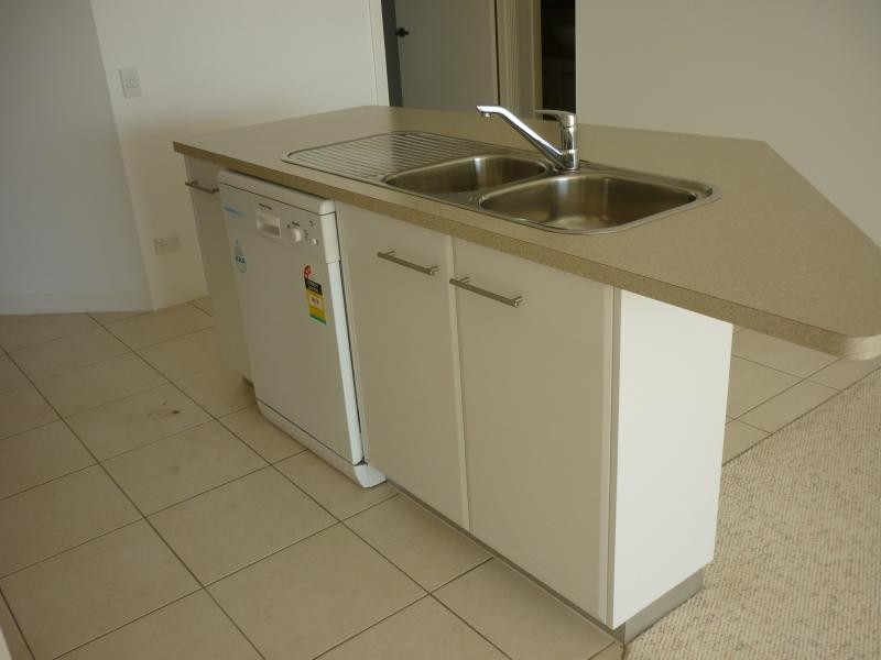 unit 202 / 241 Esplanade, Pialba QLD 4655