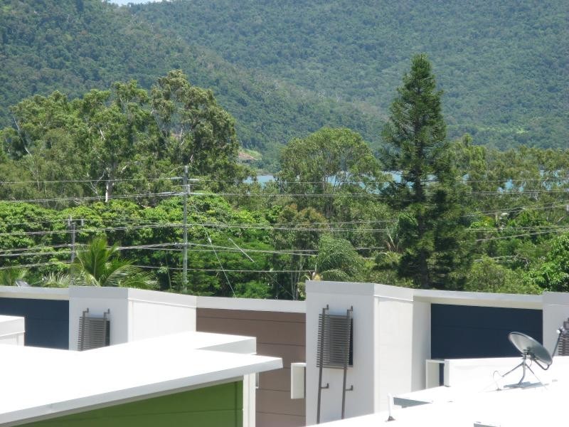 65 Manooka Drive, Cannonvale QLD 4802