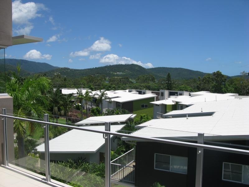 65 Manooka Drive, Cannonvale QLD 4802