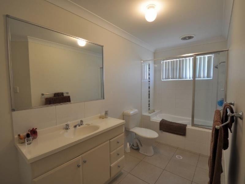 130 Jutland Street, Oxley QLD 4075