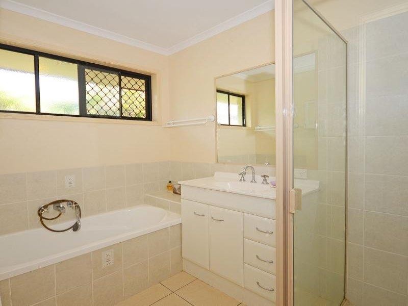 52 Endeavour Way, Eli Waters QLD 4655