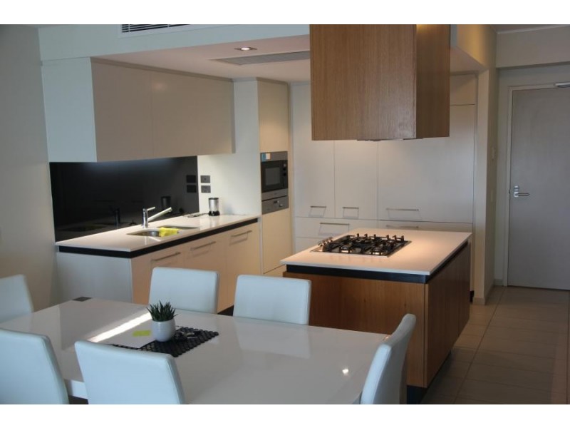 1306/6 Mariners Drive, Townsville City QLD 4810