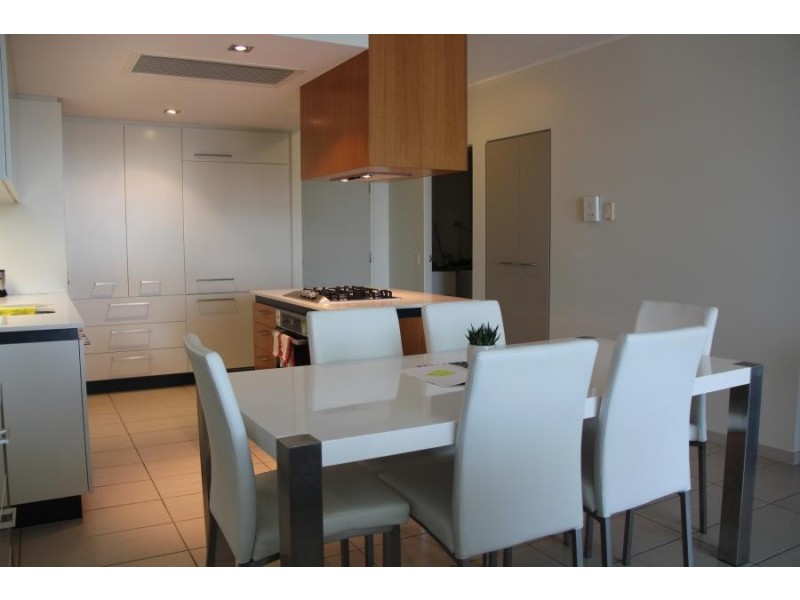 1306/6 Mariners Drive, Townsville City QLD 4810