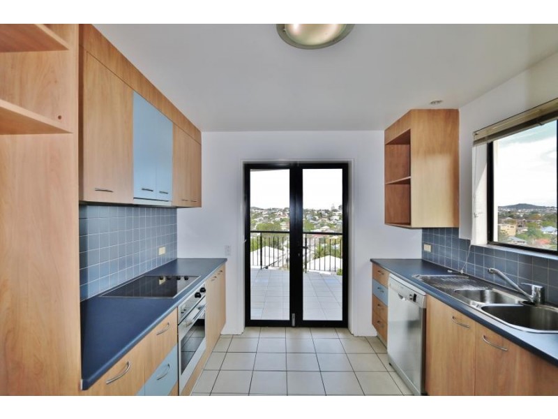 70 Norman Crescent, Norman Park QLD 4170