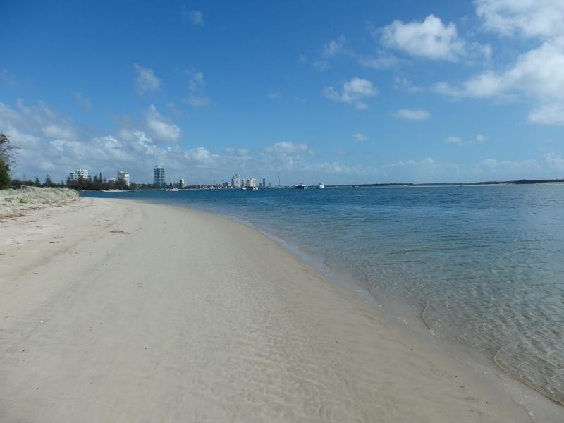 4/140 MARINE PARADE, Southport QLD 4215