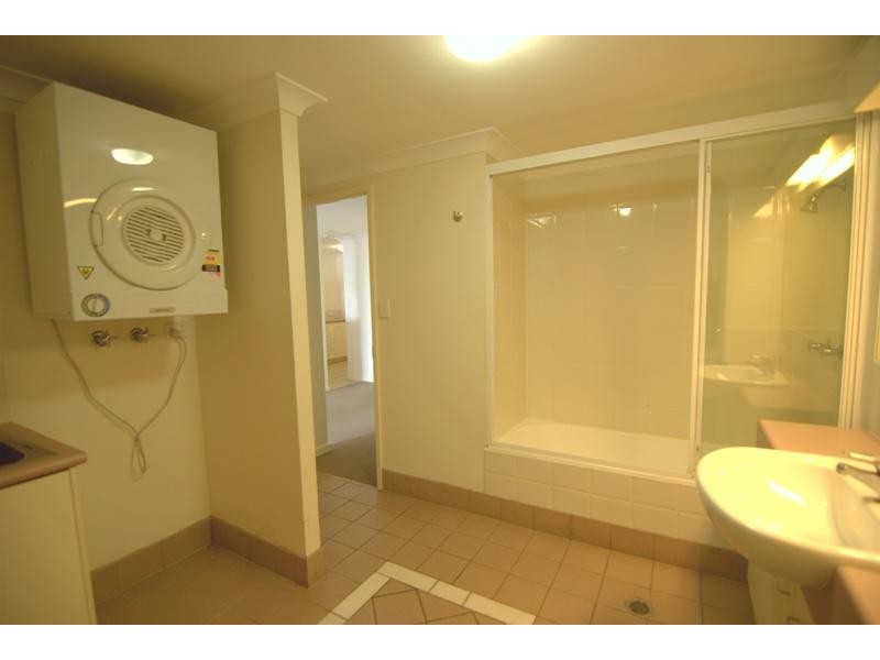 35 Ferry Street, Kangaroo Point QLD 4169