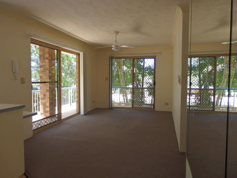 2/144 MARINE PARADE, Southport QLD 4215