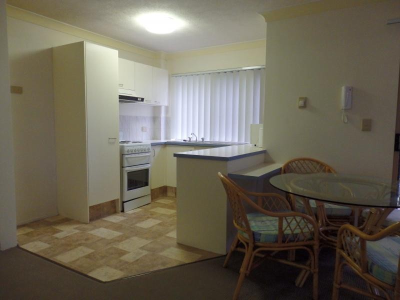 2/144 MARINE PARADE, Southport QLD 4215