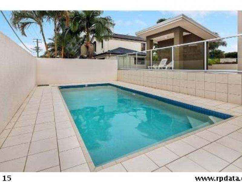 3/12 Bradford street, Labrador QLD 4215