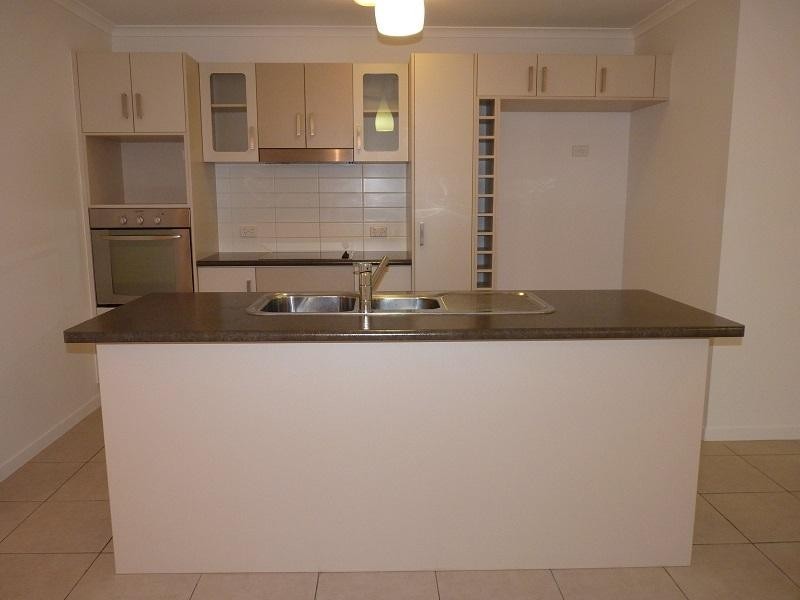 1 / 6-24 Henry Street, West End QLD 4810