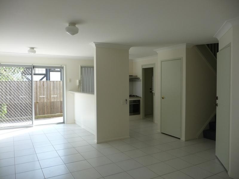 77 Nursery Ave, Runcorn QLD 4113