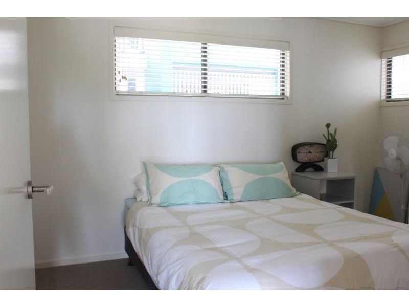 24/4 Grand Parade, Parrearra QLD 4575