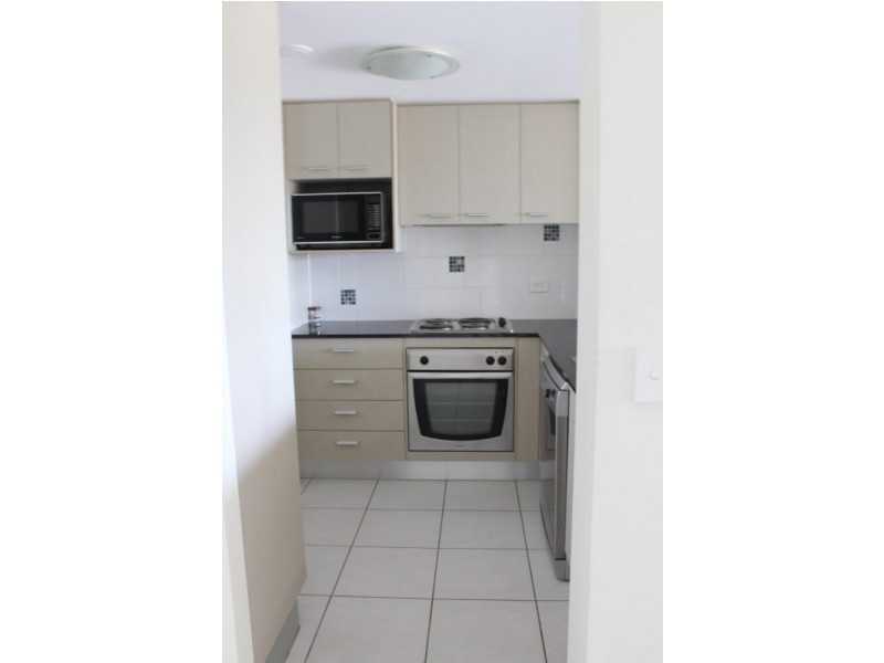 24/4 Grand Parade, Parrearra QLD 4575