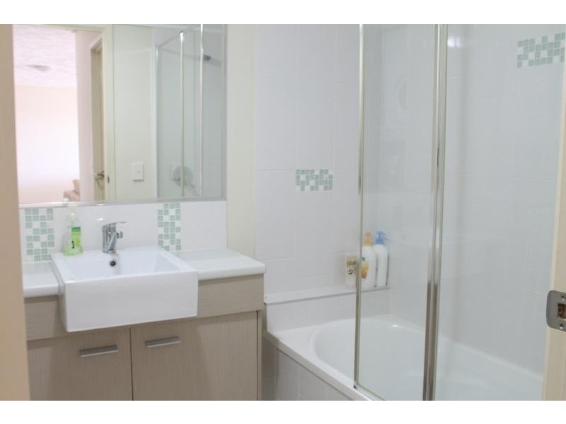 24/4 Grand Parade, Parrearra QLD 4575